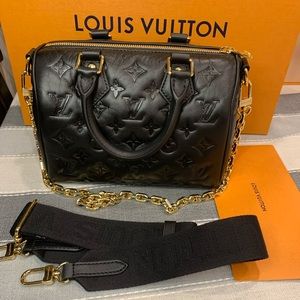 Louis Vuitton Speedy Bandouliere 22